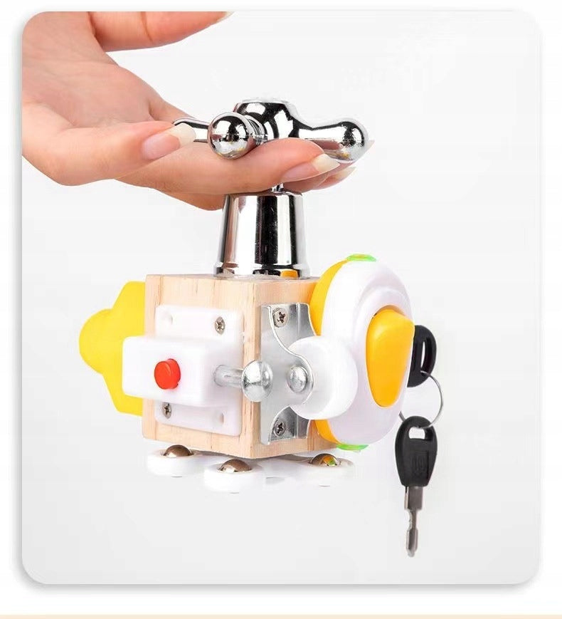 TOY SENSORY EDUCATIONAL CUBE BUSY CUBE Montessori 7in1 Packaging status original