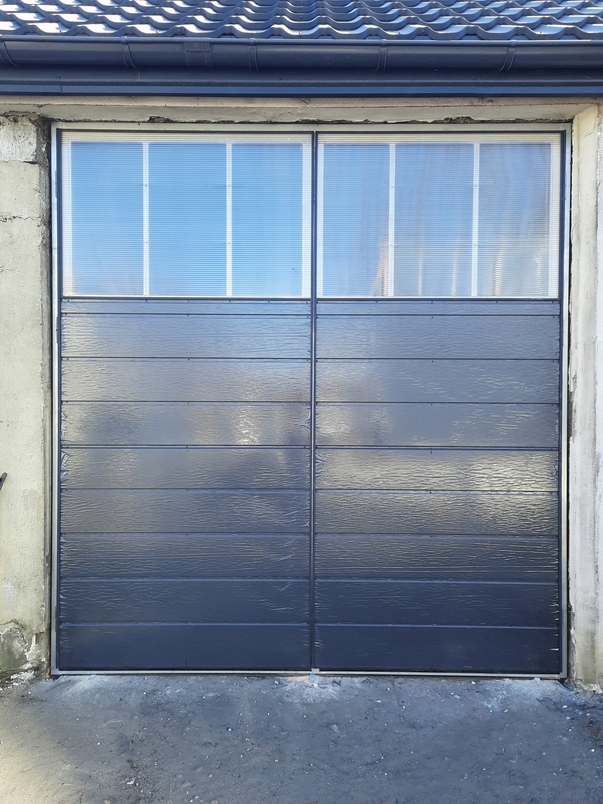 TWO-LEAF GARAGE DOOR 2199 ZŁ Gate type garage
