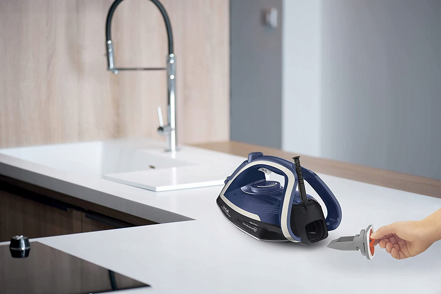 Tefal Powerful steam iron Tefal FV6846 Ultragliss Plus 2800W FV6846 Manufacturer code FV6846
