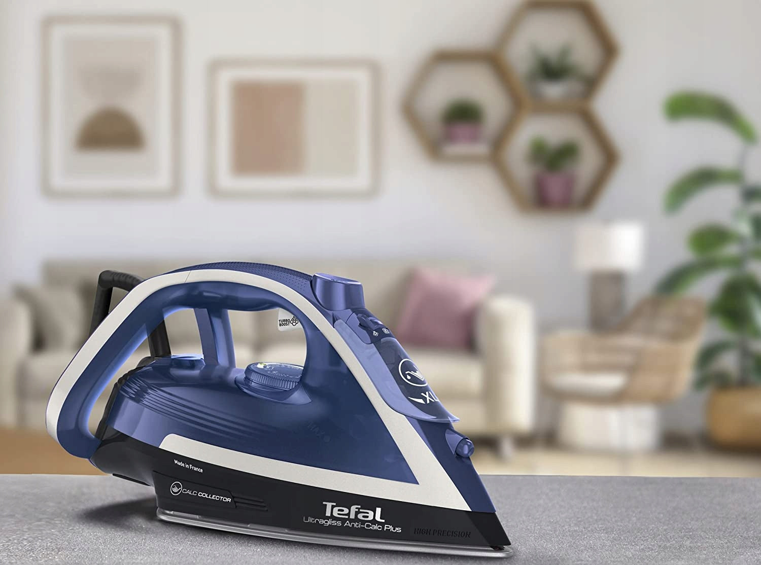 Tefal Powerful steam iron Tefal FV6846 Ultragliss Plus 2800W FV6846 Packaging status original