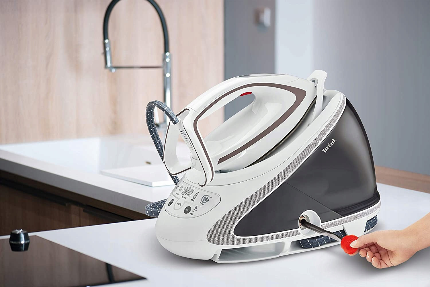 Tefal Pro Express Ultimate GV9567 Steam Station Manufacturer code 3121040073933