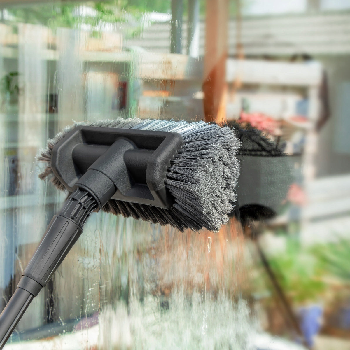 Telescopic brush 4,6 m – with hose, dispenser and brush Packaging status original