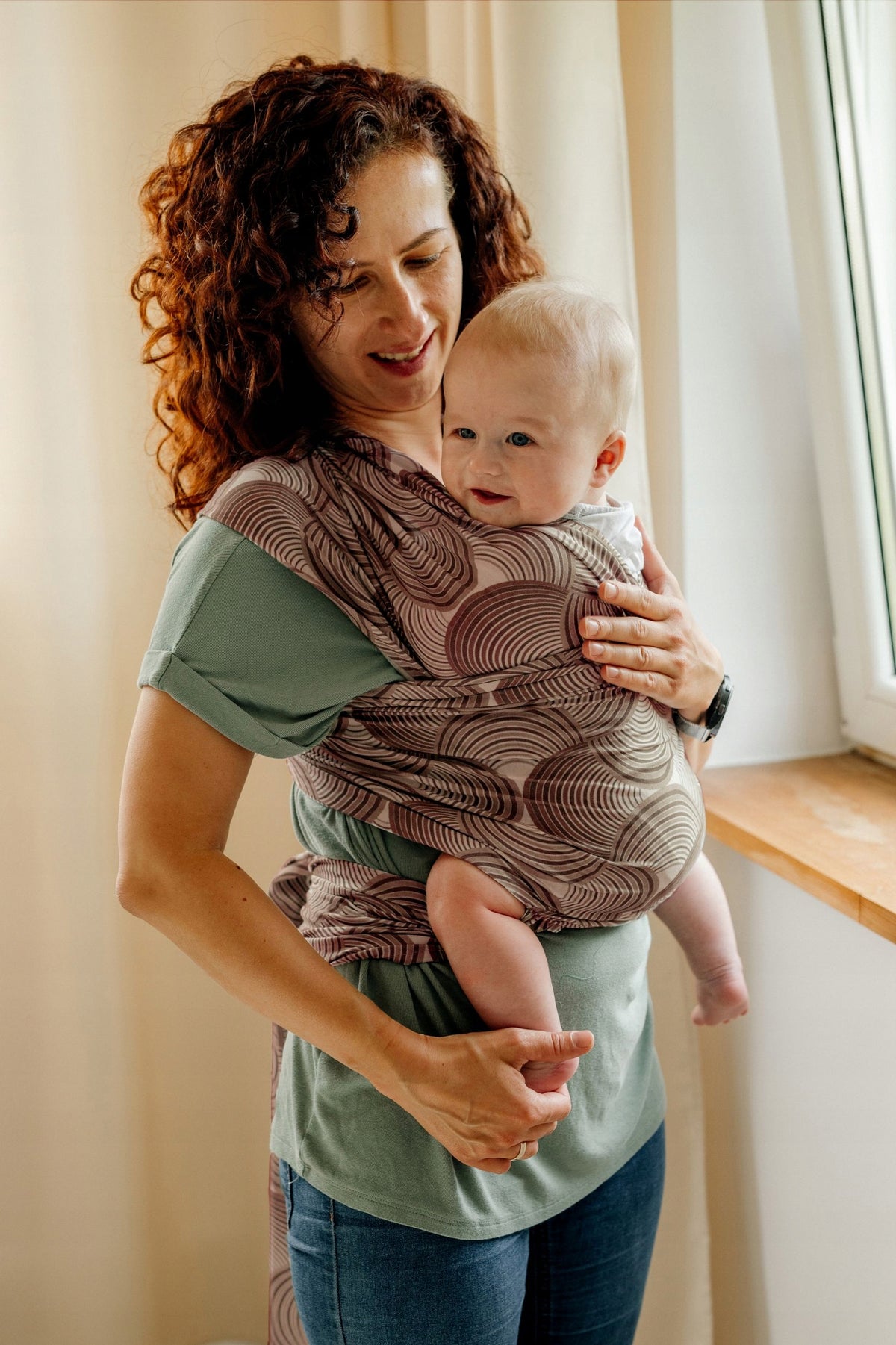 Tie scarf for carrying a child -shades of Beige and Brown Manufacturer code 5908047597338