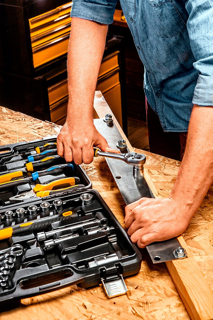 Tool Set Universal Suitcase 56 el. Socket Wrenches TOPEX Manufacturer code Zestaw kluczy nasadowych 56 elementów