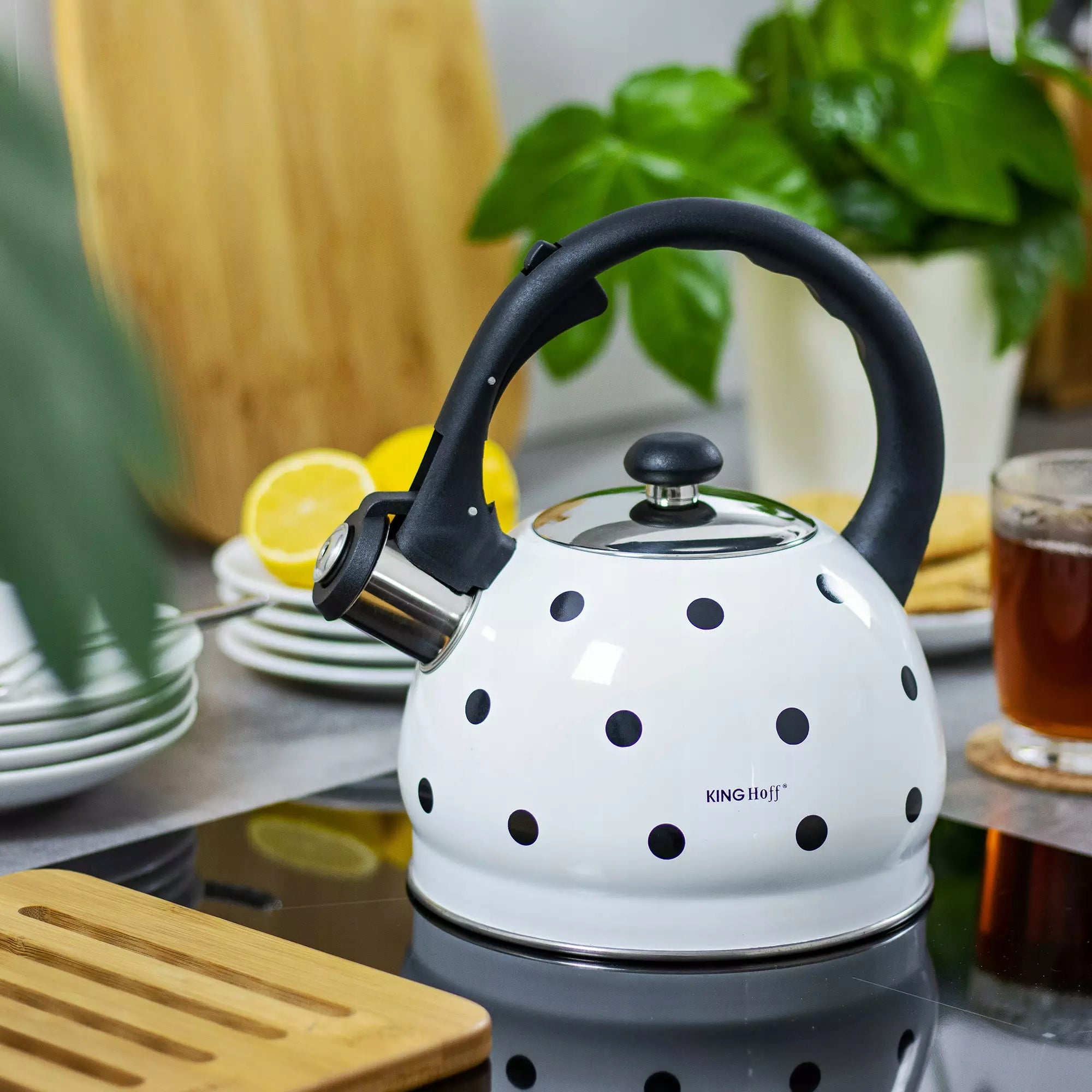 Traditional kettle, steel 2,6l with dots Kinghoff Brand Kinghoff