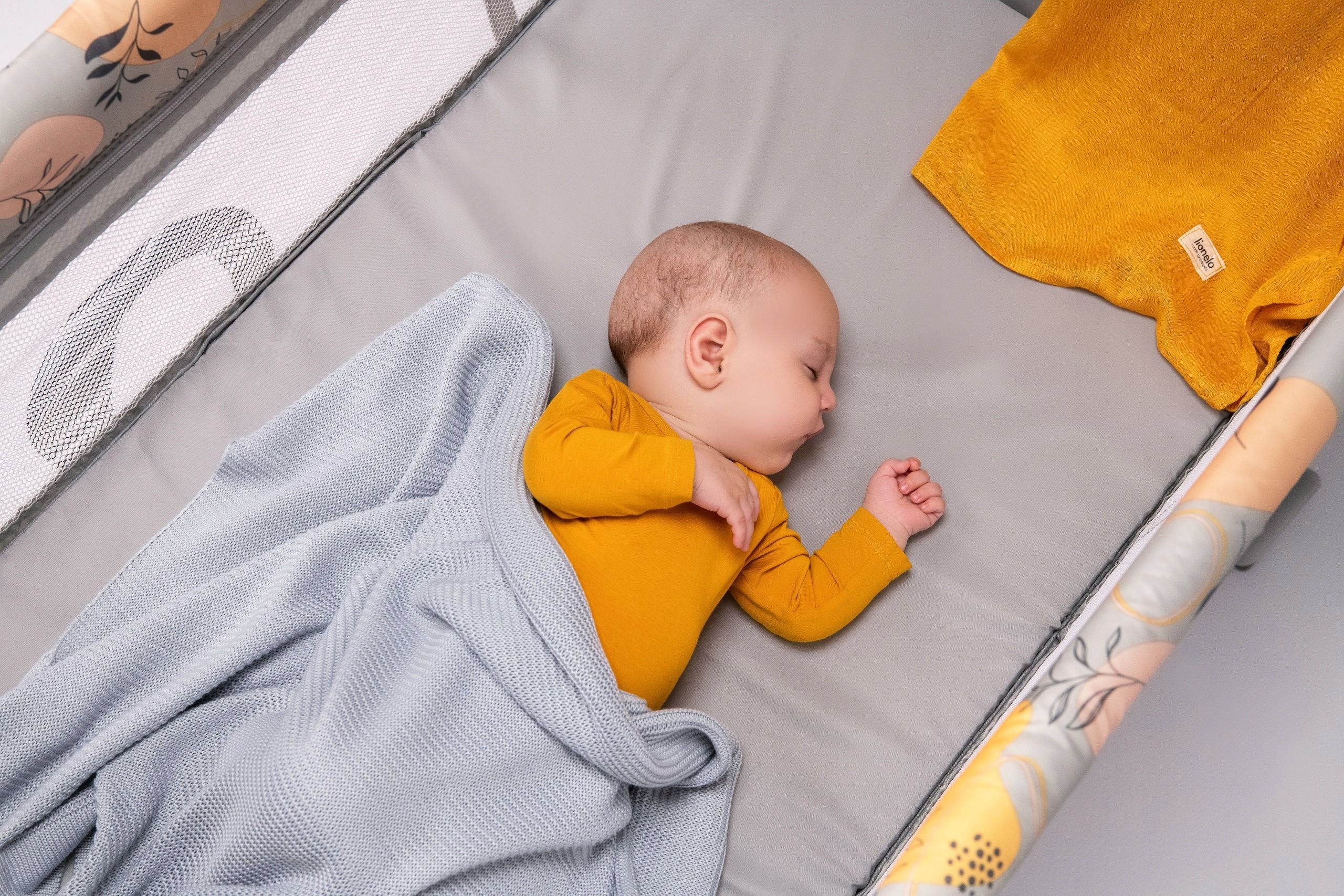 Travel cot TWO-LEVEL playpen + mattress Lionelo Stefi + Medical device no