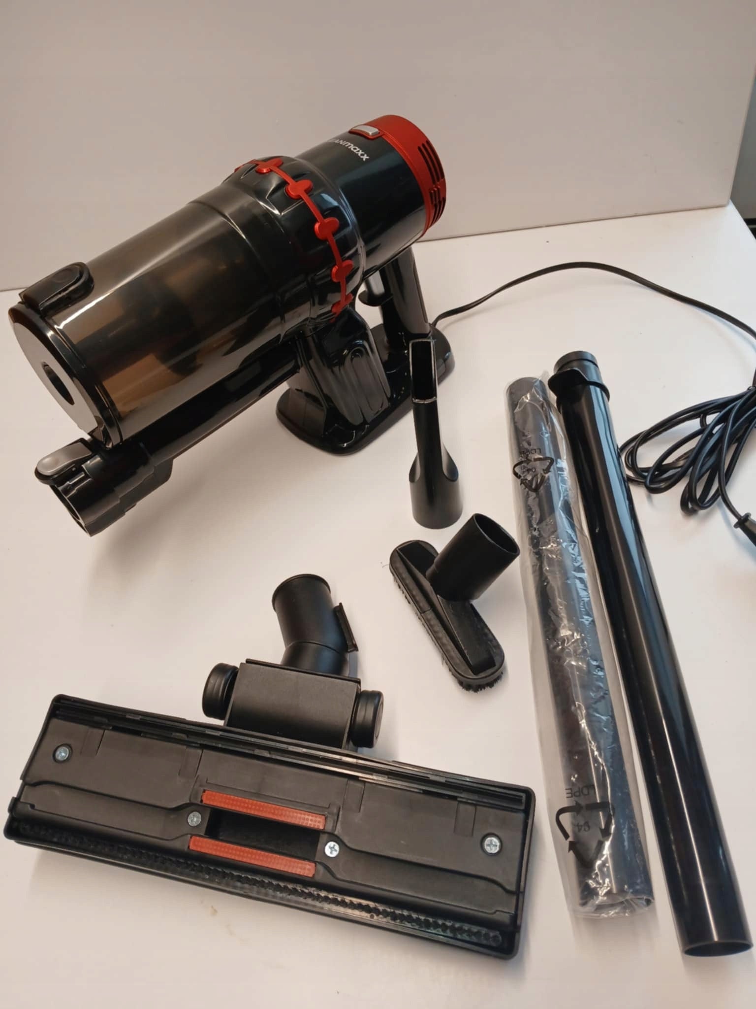 Upright vacuum cleaner CLEANmaxx 15065 black Brand CLEANmaxx