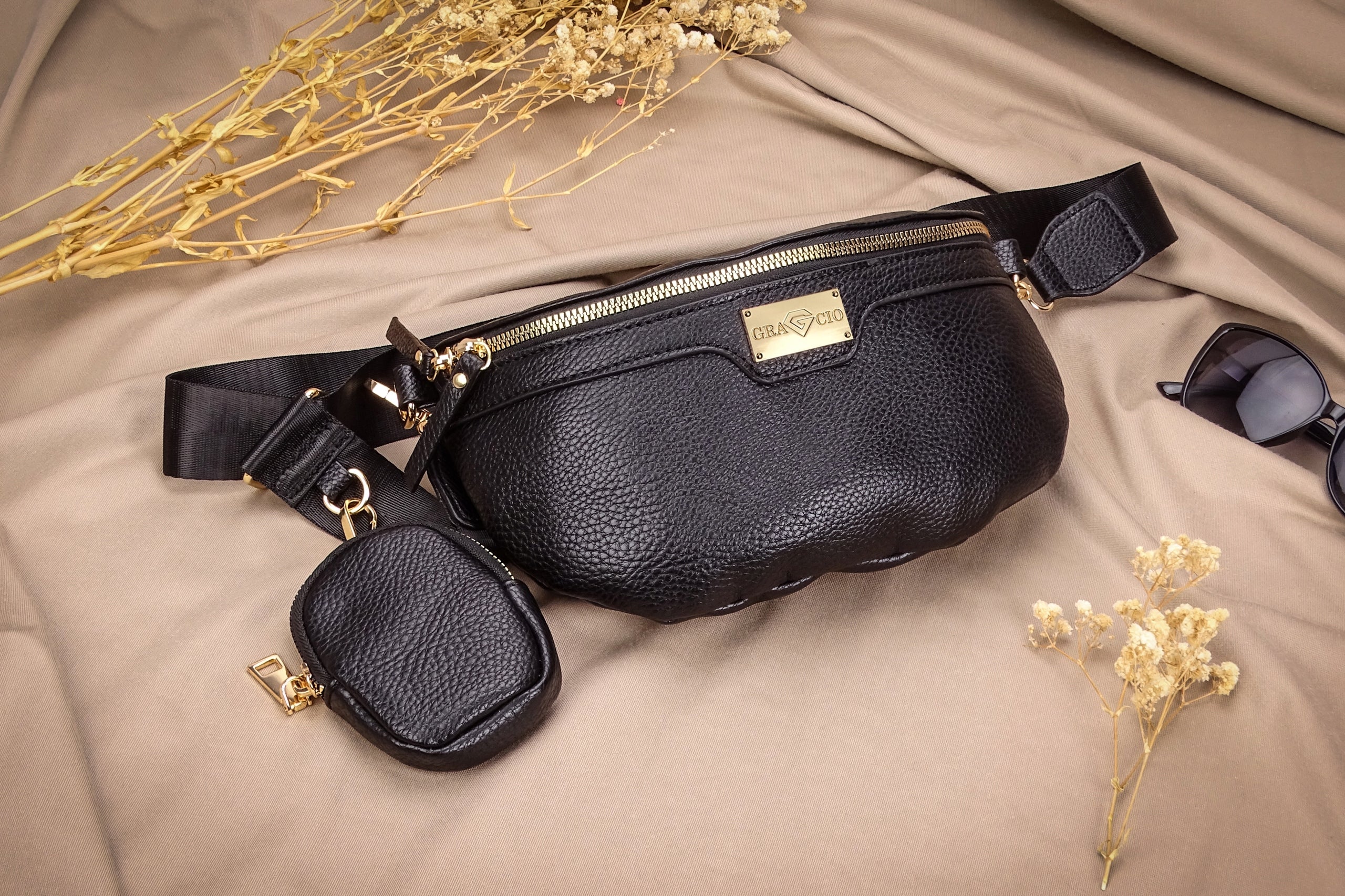 Urban BUM BAG Black GRACIO on the frame on the belt Sachet Skorzana Spacious Packaging status original