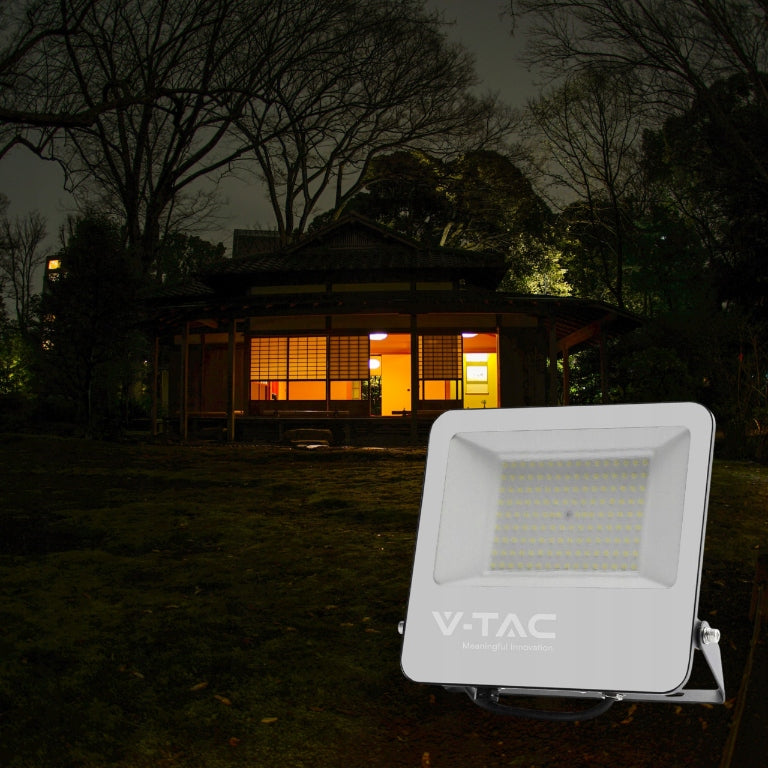 V-TAC LED Floodlight 30W 3450lm 4000K SAMSUNG LED 115LM/W IP65 Black Packaging status original