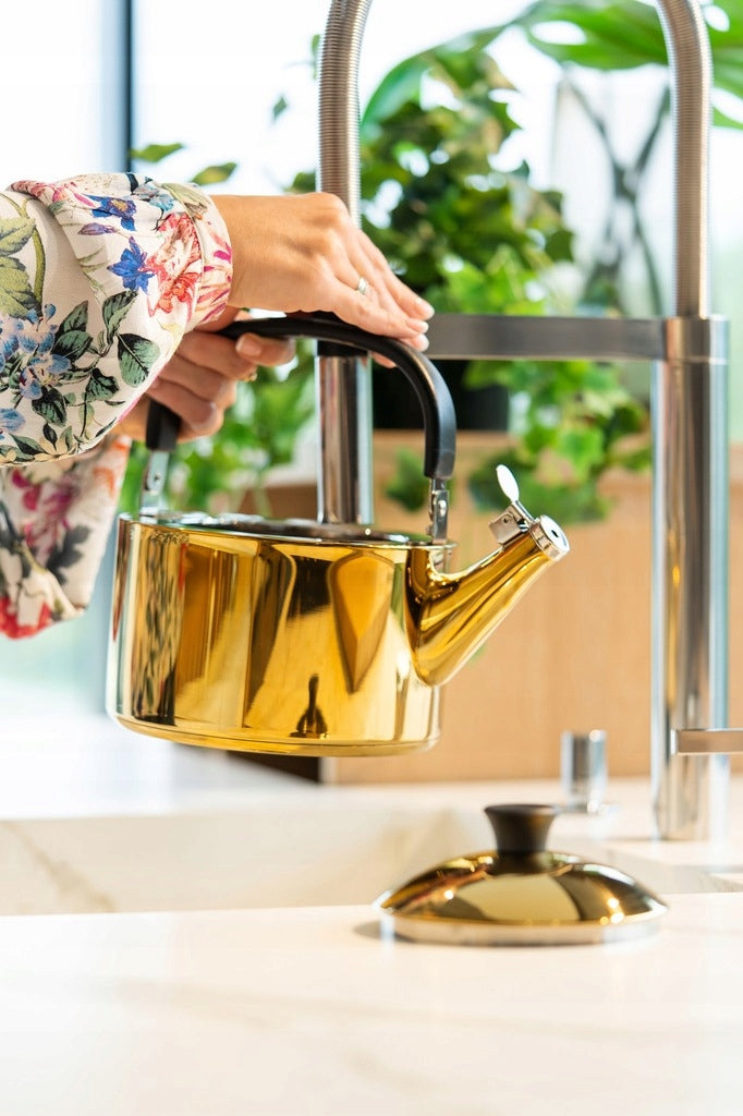 VIALLI DESIGN KETTLE WITH WHISTLE STEEL GOLD GLOSS INDUCTION 1,5 L EAN (GTIN) 5901638729187
