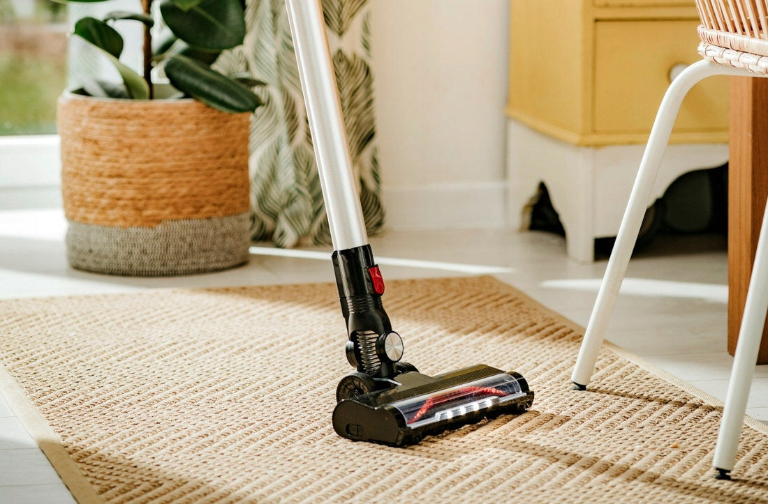 Vacuum cleaner ADLER AD 7048 Model AD7048