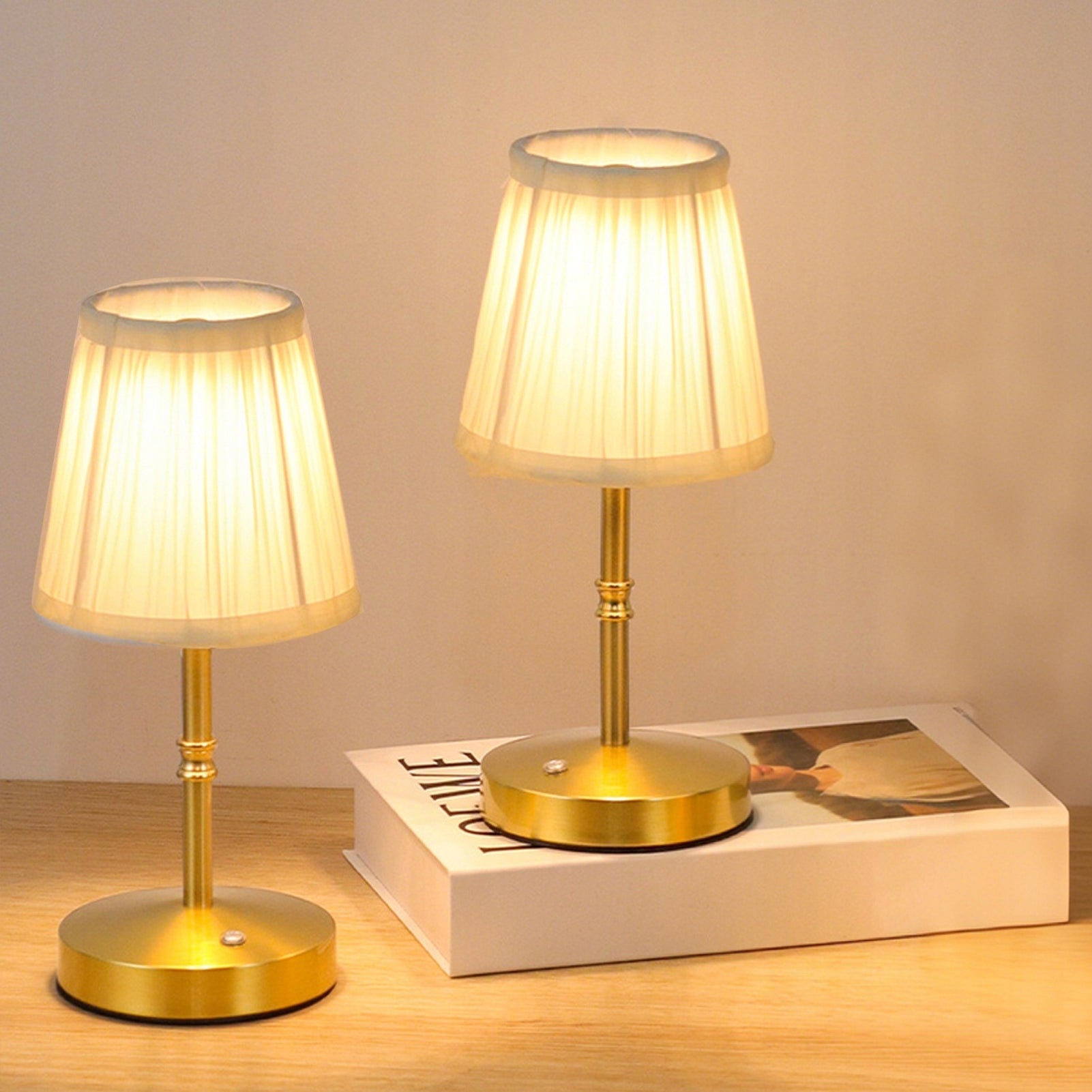 Vintage Table Lamp with Fabric Shade, 7U Wireless Light source power 1 W