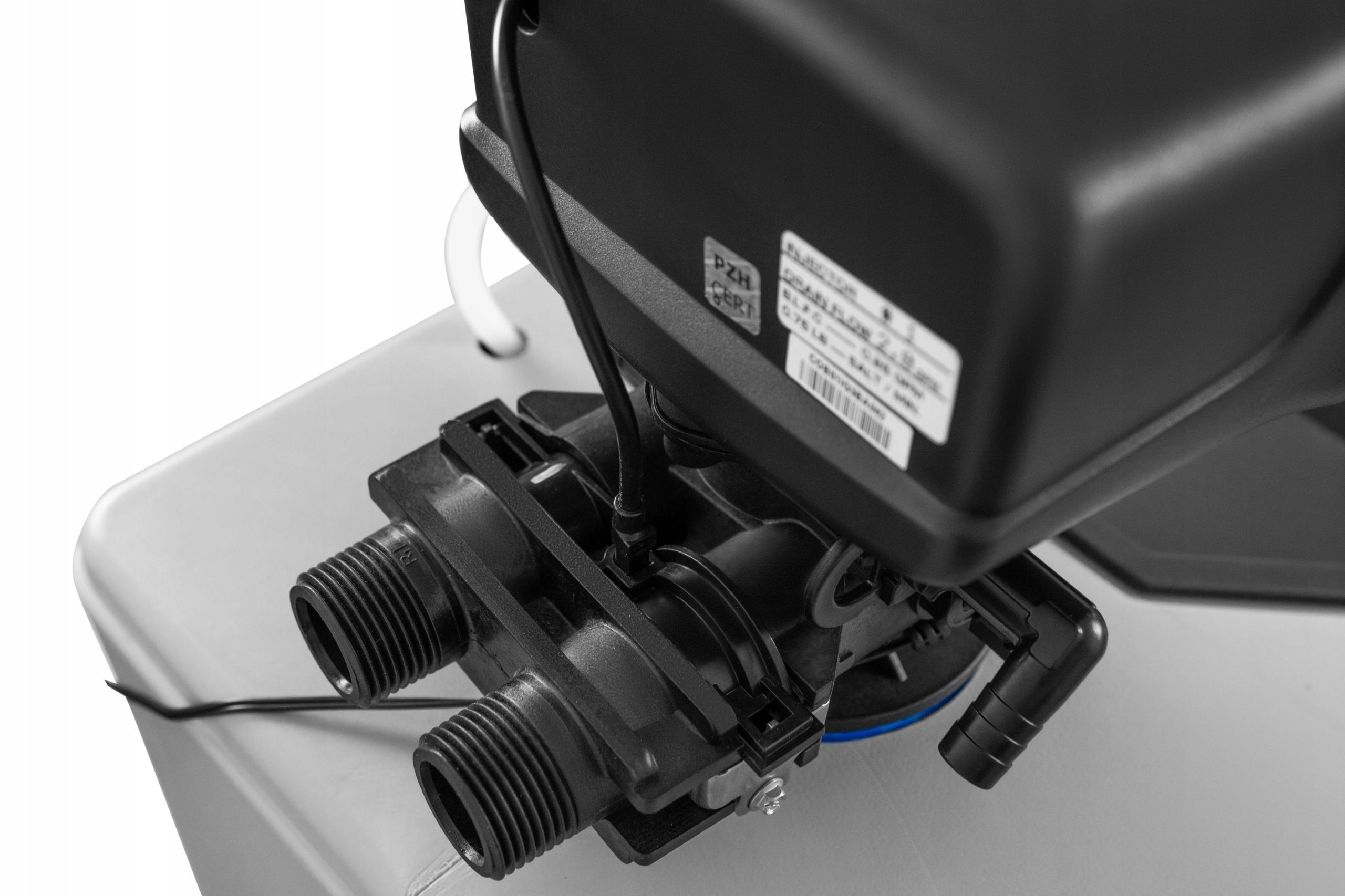 WATER SOFTENER WATER TECHNIC PRO CARBON 32 HYBRID 3in1 CARBON + MONO BED Product weight with unit packaging 40 kg