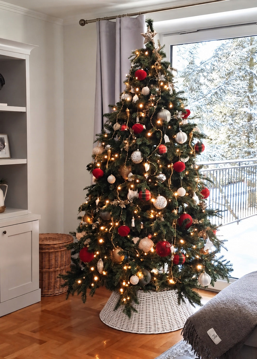 WICKER HYON STAND COVER FI 70 cm , CHRISTMAS TREE BASKET WHITE Manufacturer code STOJAKWW12