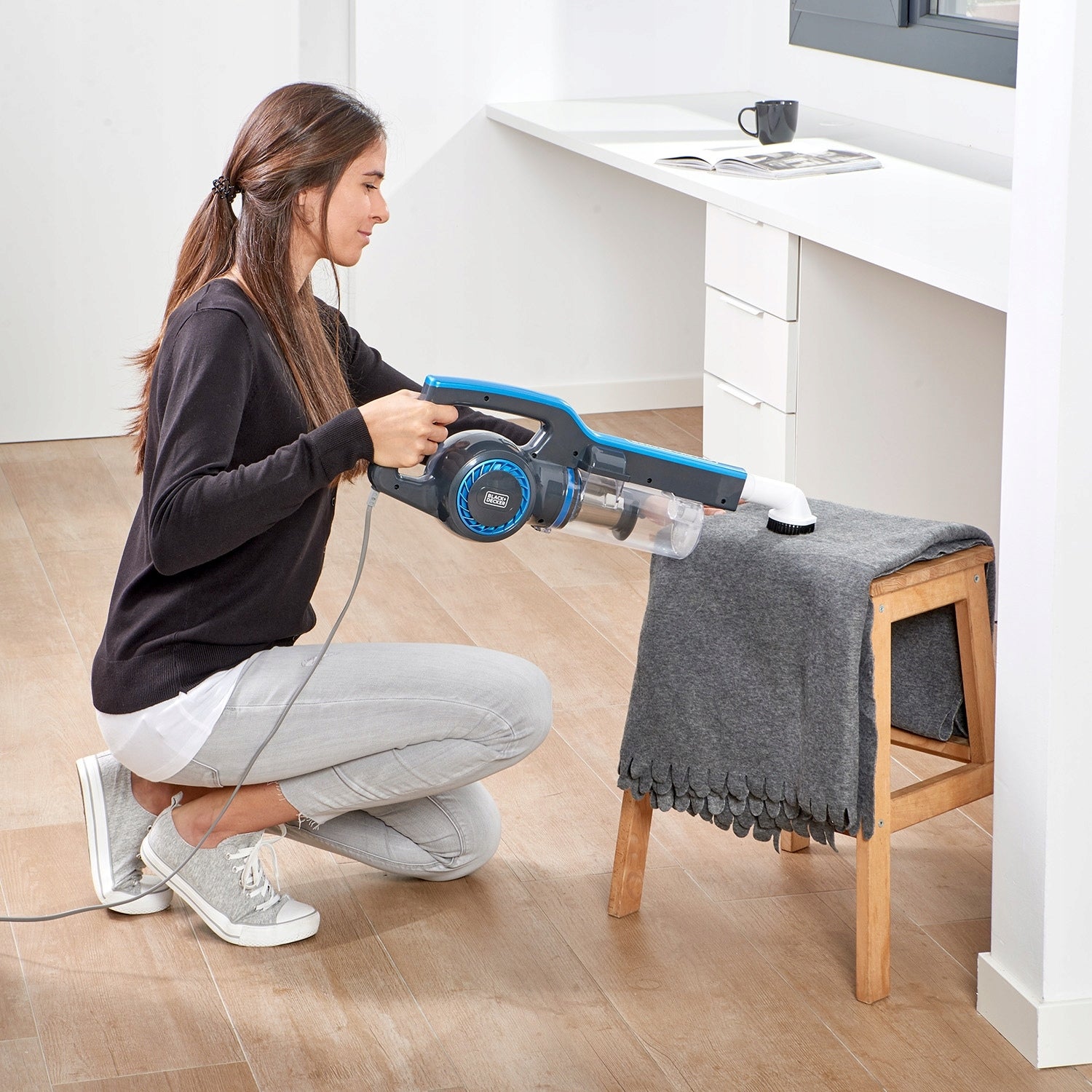 WIRED VACUUM CLEANER VERTICAL HANDHELD BAGLESS EPA 600W 0.7L Black+Decker Dominant color black