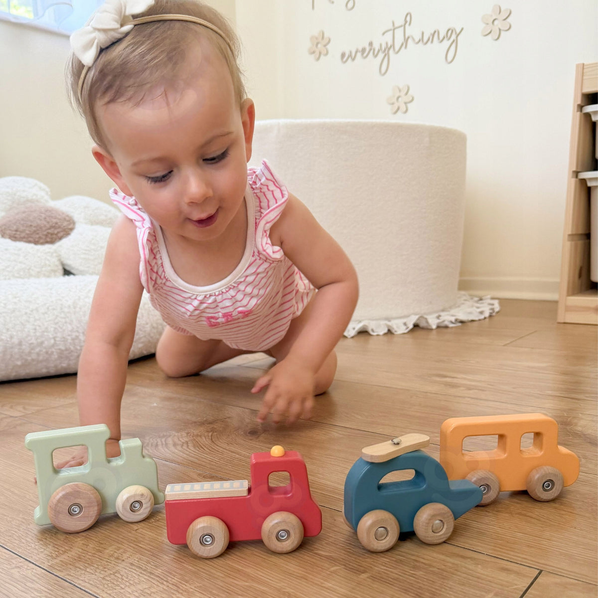 WOODEN COLORED VEHICLES SET OF 4PCS VIGA POLARB Brand Viga