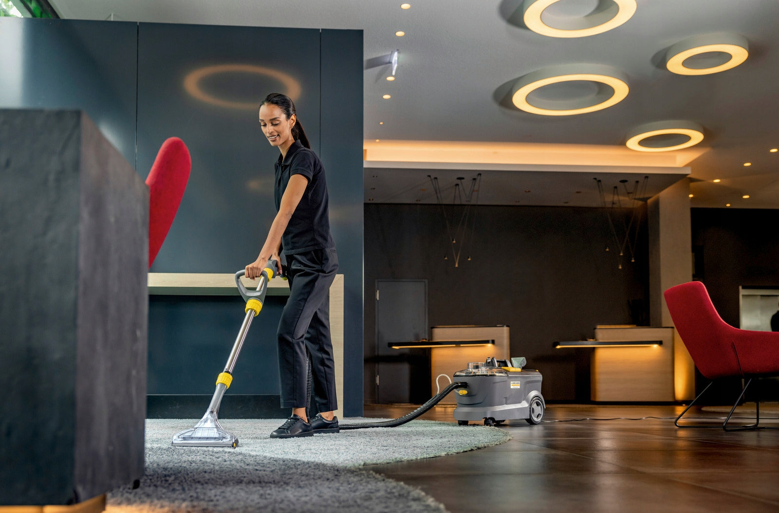 Washing vacuum cleaner Karcher Puzzi 10/1 - 1.100-143.0 hose 4m! Product weight with unit packaging 10.5 kg