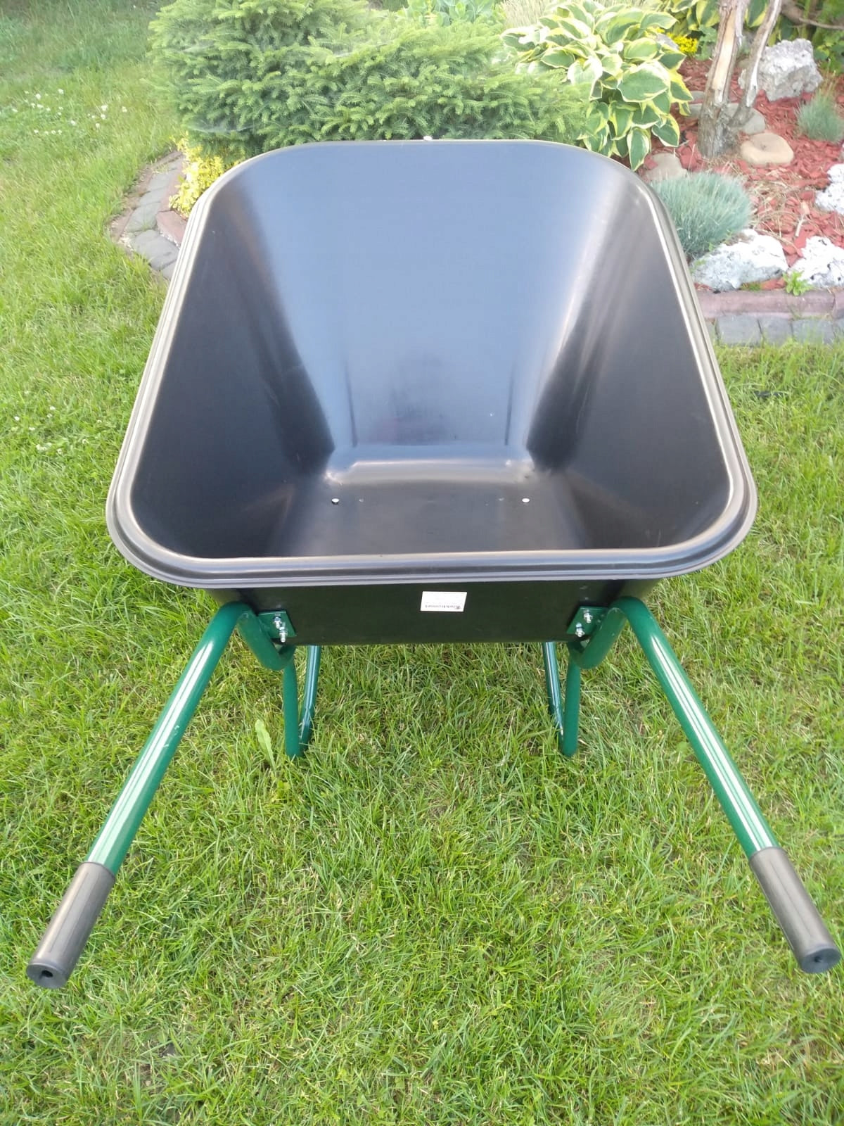 Wheelbarrow wheelchair FEED two-wheeled feed 300L STROLLER PLASTIC FLIP-FLOPS Capacity 300 l