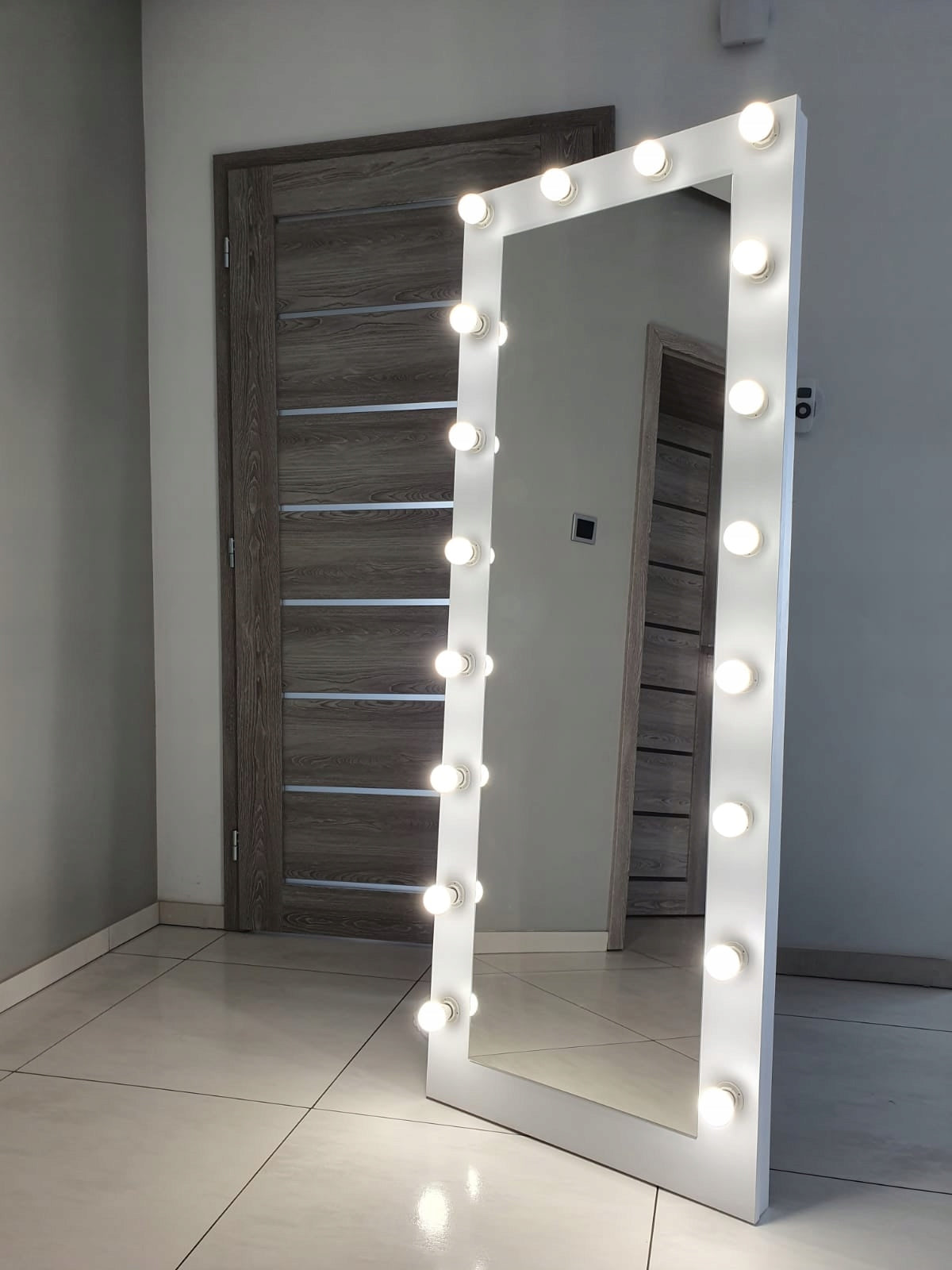 White III Hollywood 160x60 Standing Mirror for Makeup Visa Brand no brand