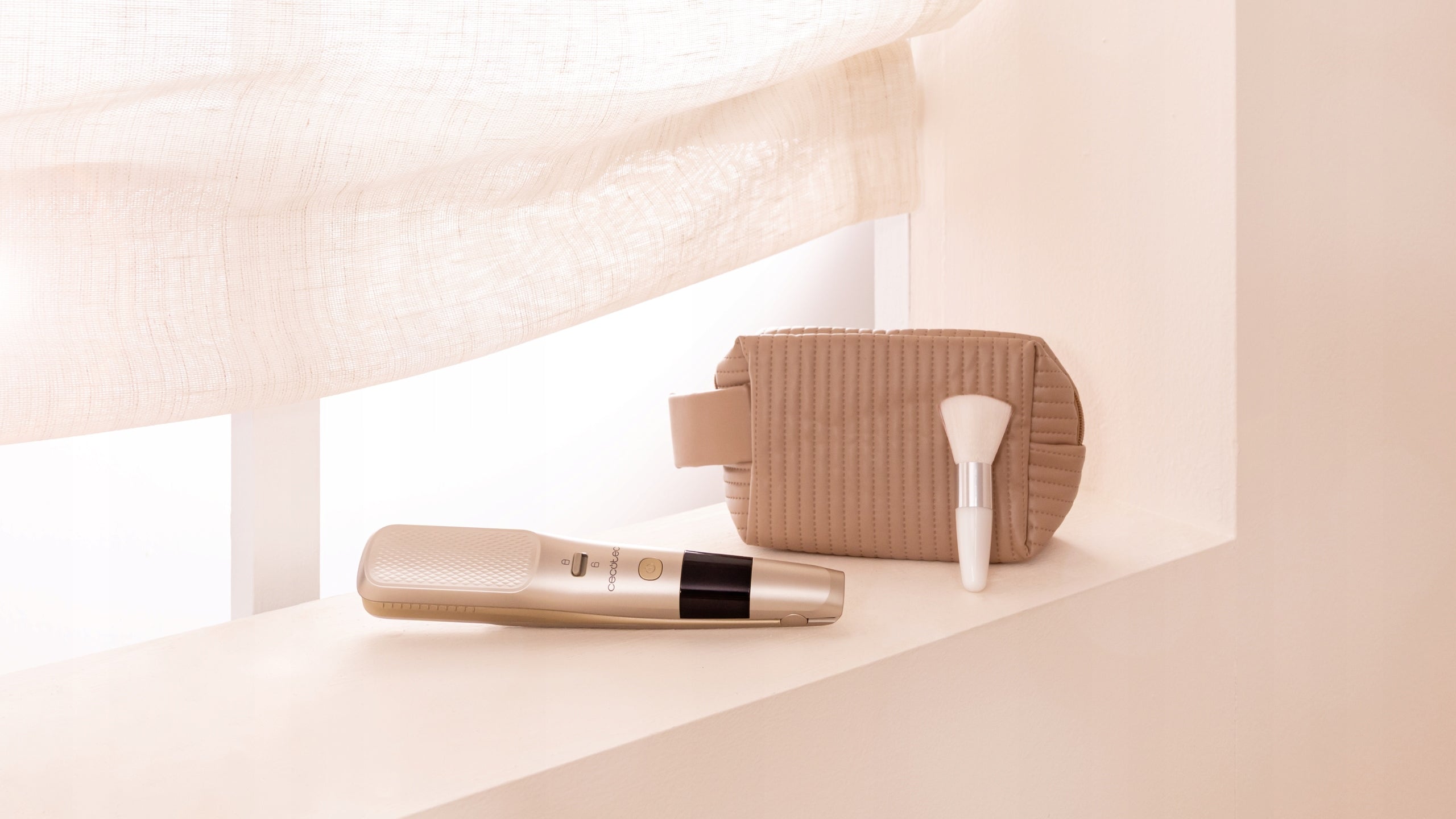 Wireless Trimmer for Removal of Split Tips Cecotec HairCare Brand Cecotec