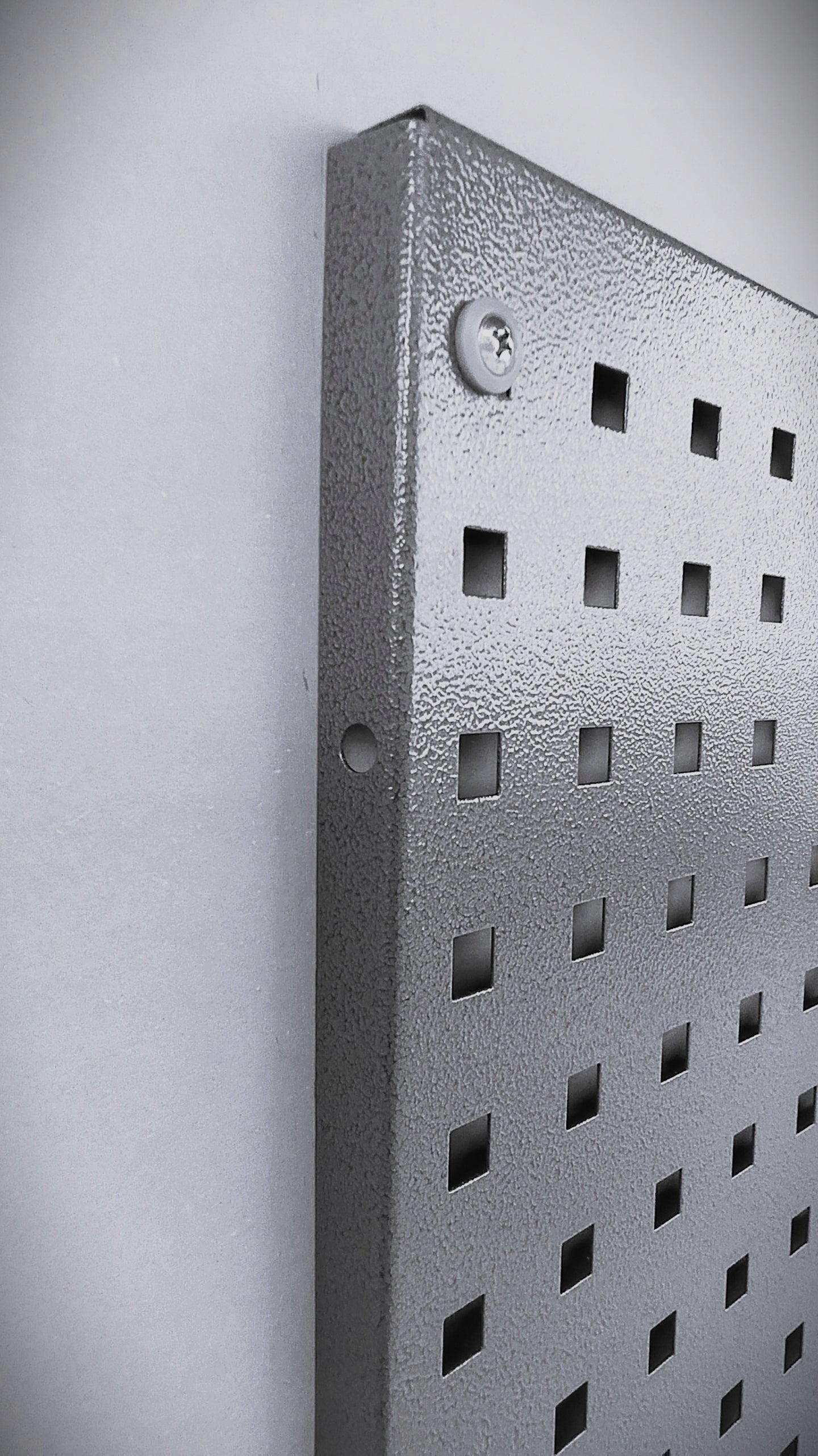 Workshop board for tools 405 mm x 600 mm. Square perforation Brand SAKA SC