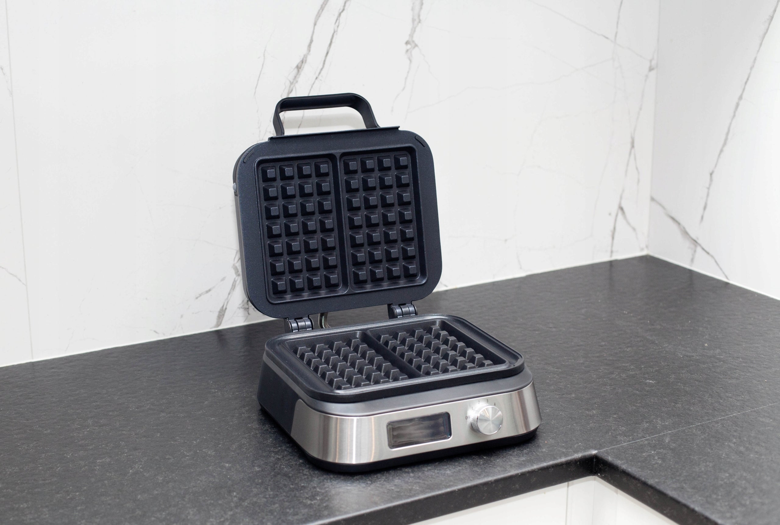 XXL waffle maker with LCD display | crispy waffles, temperature control EAN (GTIN) 5903689795746
