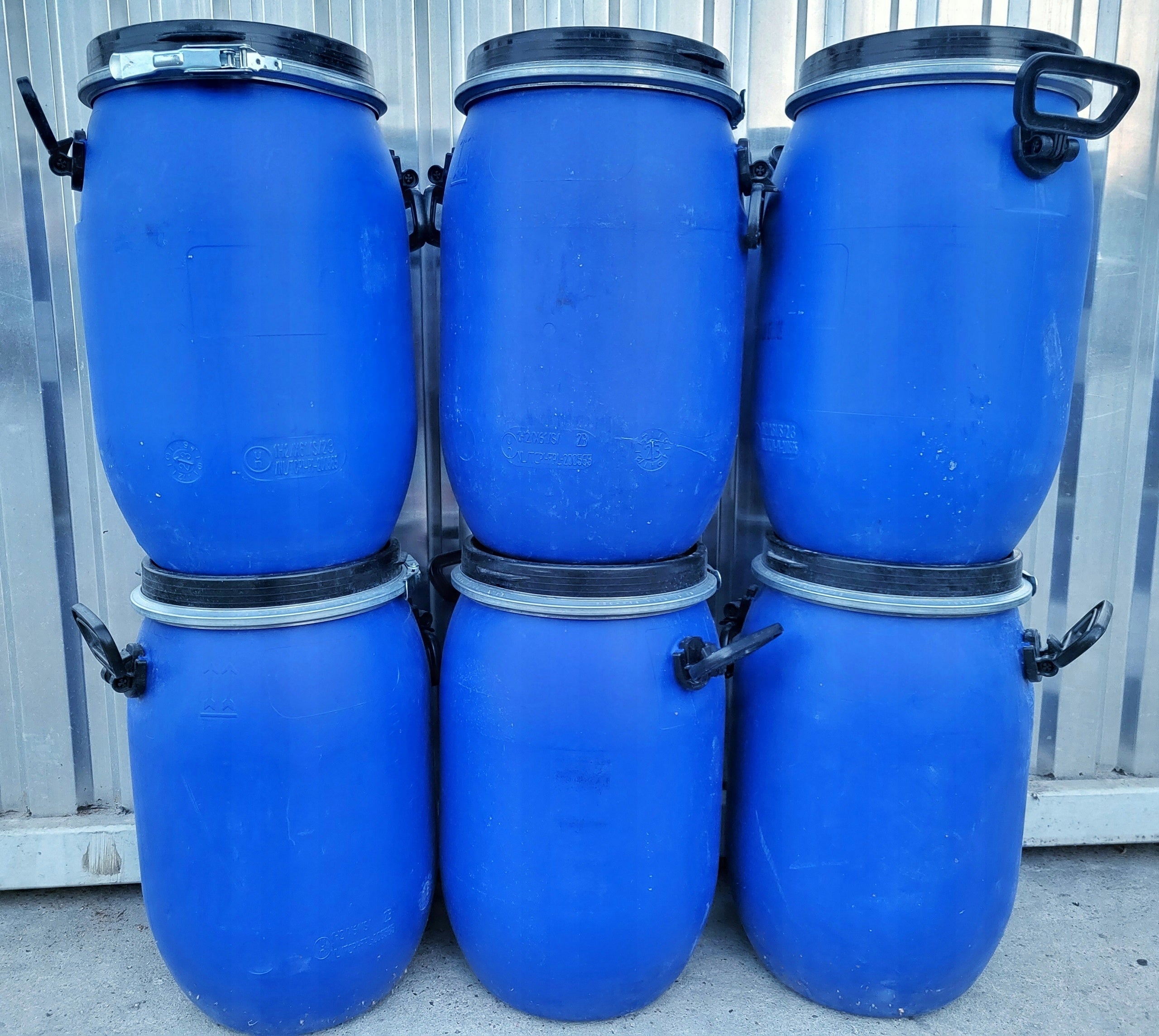 used BARREL with handle buckle cover 30L THICK Packaging status original